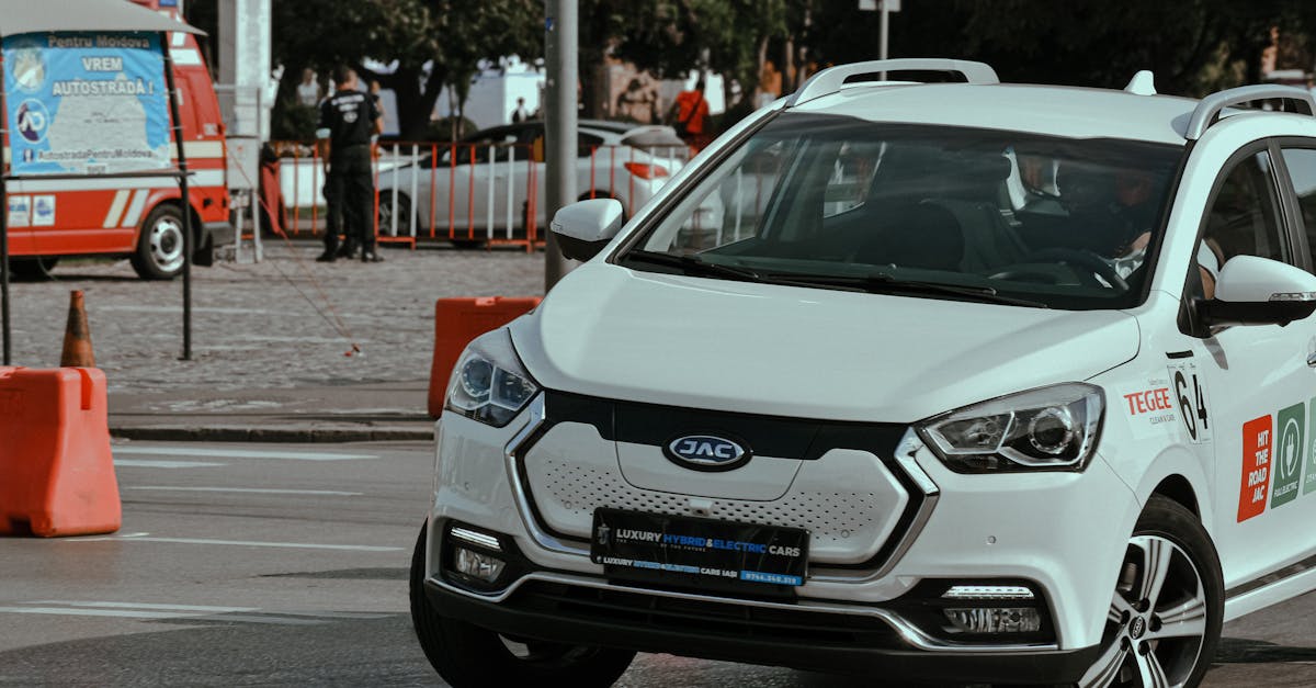 assurance pour véhicules électriques hybrides : protégez votre voiture écologique avec des garanties adaptées pour une conduite sereine et économique.
