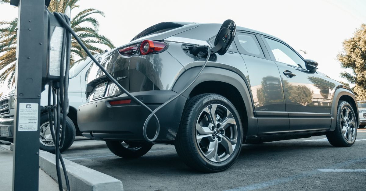 assurance pour véhicules électriques : protégez votre voiture écologique avec des garanties adaptées et bénéficiez de tarifs avantageux.